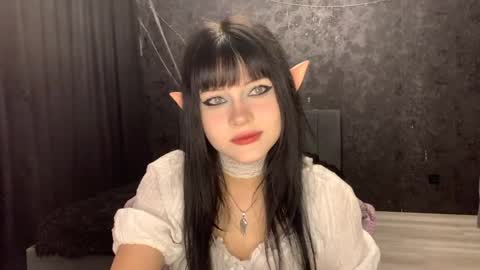 Snapshot of suziebanach chatting on May 6, 2026, 5:46 am EmilySuonn online show from May 6, 2026, 5:46 am
