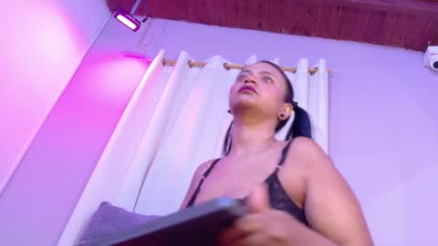 Snapshot of suzyfox chatting on February 13, 2026, 8:27 pm Suzy online show from February 13, 2026, 8:27 pm