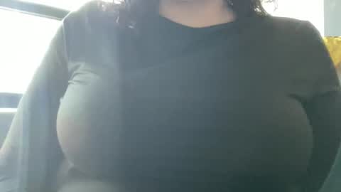 Snapshot of suzyishellawet chatting on November 24, 2025, 8:30 pm Suzy online show from November 24, 2025, 8:30 pm