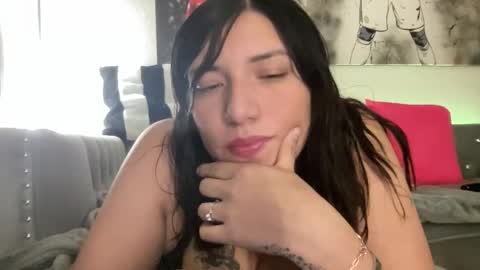 Snapshot of suzyishellawet chatting on January 16, 2026, 6:50 am Suzy online show from January 16, 2026, 6:50 am