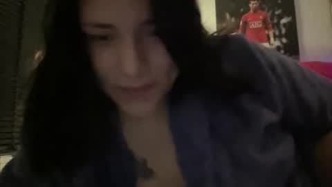 Snapshot of suzyishellawet chatting on January 17, 2026, 6:51 am Suzy online show from January 17, 2026, 6:51 am