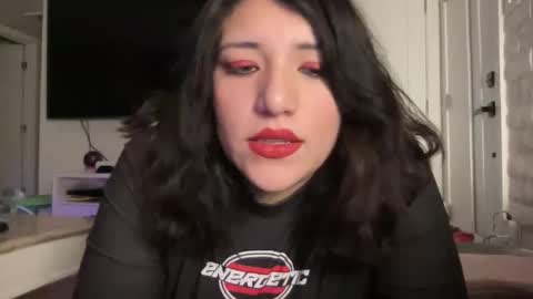 Snapshot of suzyishellawet chatting on January 19, 2026, 5:55 am Suzy online show from January 19, 2026, 5:55 am