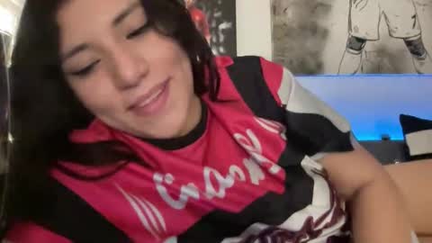 Snapshot of suzyishellawet chatting on February 3, 2026, 6:22 am Suzy online show from February 3, 2026, 6:22 am