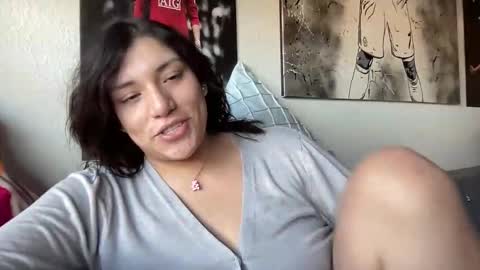 Snapshot of suzyishellawet chatting on February 3, 2026, 10:26 pm Suzy online show from February 3, 2026, 10:26 pm