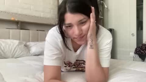 Snapshot of suzyishellawet chatting on February 11, 2026, 7:41 pm Suzy online show from February 11, 2026, 7:41 pm