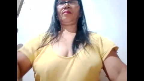 suzzie_hot online show from January 17, 2025, 9:06 pm
