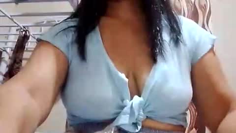 suzzie_hot online show from October 30, 2025, 9:44 am