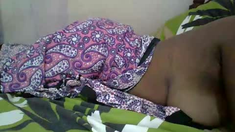 Snapshot of suzziey chatting on January 29, 2025, 5:35 pm suzziey online show from January 29, 2025, 5:35 pm