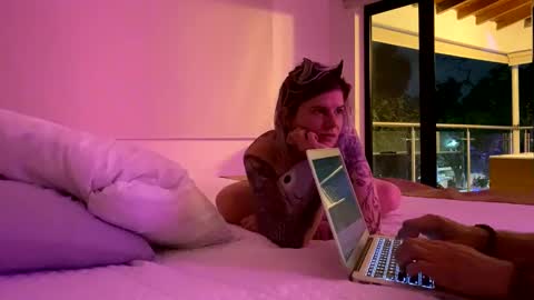 Snapshot of svenseries chatting on February 18, 2025, 3:42 am svenseries online show from February 18, 2025, 3:42 am