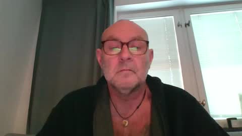 svenskdaddy online show from December 5, 2024, 7:49 am