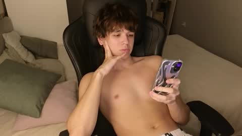 Snapshot of sw33theart_b0y chatting on October 17, 2025, 3:10 am Nate 3 online show from October 17, 2025, 3:10 am