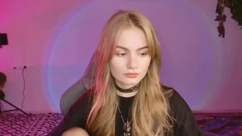 Eva online show from October 8, 2025, 1:53 pm