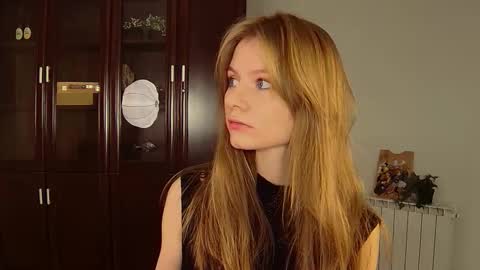 Eva online show from November 1, 2025, 9:22 am