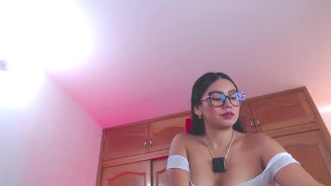 Amy  IG sweeet amy0 online show from February 19, 2025, 8:52 pm