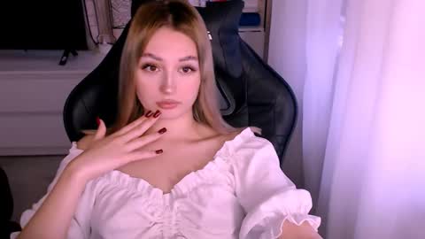 Kate online show from October 27, 2025, 2:37 am