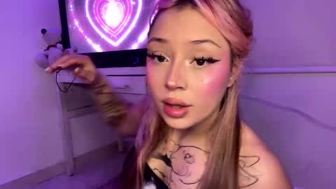 Valeria online show from April 22, 2026, 8:06 am