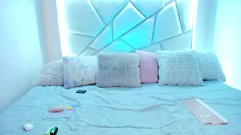 Nikki model independent online show from March 22, 2026, 12:47 am