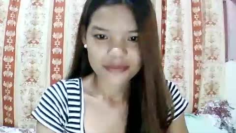 Snapshot of sweet01pinay chatting on May 5, 2026, 9:34 pm sweet01pinay online show from May 5, 2026, 9:34 pm