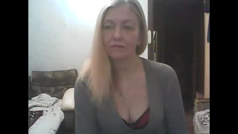 sweet4blonde67 online show from December 22, 2024, 6:48 pm
