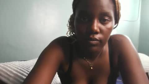 sweet69berry online show from November 29, 2025, 12:52 pm