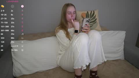 Snapshot of sweet__michelle chatting on December 20, 2025, 9:44 pm Michelle online show from December 20, 2025, 9:44 pm