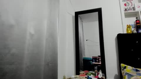sweet__suck69bitch online show from March 3, 2026, 4:18 am