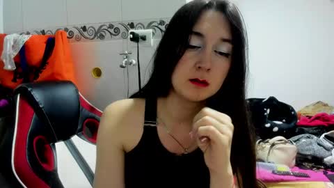 sweet__suck69bitch online show from June 1, 2026, 8:38 am