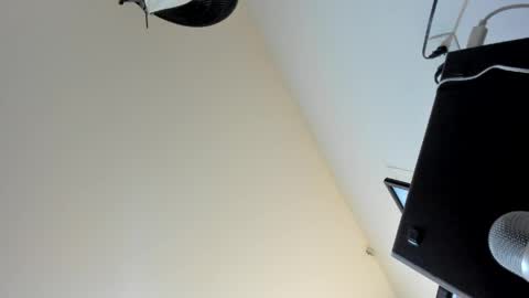 Vanessa online show from May 10, 2026, 11:32 pm