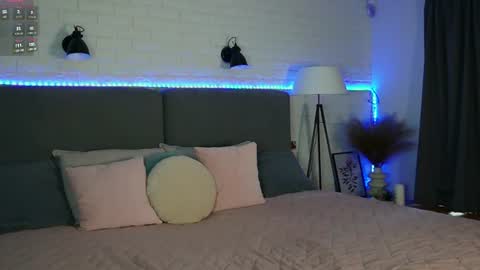 Snapshot of sweet__vikki chatting on June 15, 2026, 5:53 am sweet__vikki online show from June 15, 2026, 5:53 am