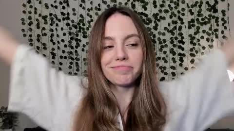 Snapshot of sweet_and_flirt chatting on October 14, 2025, 7:20 am Alice online show from October 14, 2025, 7:20 am