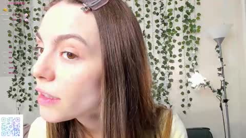 Snapshot of sweet_and_flirt chatting on October 24, 2025, 7:27 am Alice online show from October 24, 2025, 7:27 am