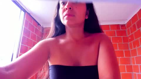 sweet and hot alaia online show from November 12, 2025, 5:13 pm