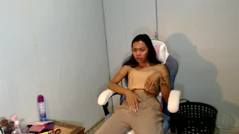 Snapshot of sweet_angelagold chatting on July 22, 2026, 7:00 am Angela Gold online show from July 22, 2026, 7:00 am