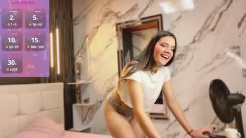 Snapshot of sweet_babe__ chatting on February 26, 2026, 10:03 am Violet online show from February 26, 2026, 10:03 am