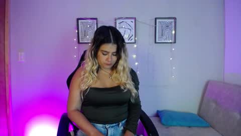 Bella Valery online show from April 1, 2026, 12:06 pm