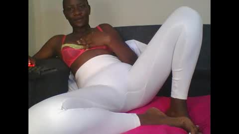 bella online show from October 11, 2025, 9:08 am