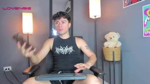 Theo ithan  leo online show from March 29, 2026, 8:20 pm