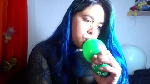 Bubbles online show from December 17, 2025, 9:43 pm