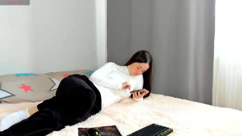 Snapshot of sweet_bun__ chatting on November 2, 2025, 9:00 am Christina online show from November 2, 2025, 9:00 am