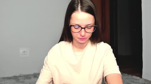 Christina online show from December 2, 2025, 7:25 am