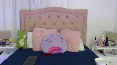 sweet caandyy online show from October 31, 2025, 4:08 pm