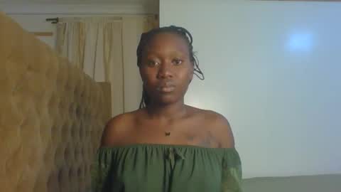 Camila online show from October 26, 2025, 12:11 pm