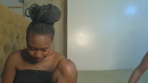 Camila online show from November 10, 2025, 6:40 pm