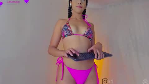 Snapshot of sweet_carine chatting on October 5, 2025, 6:34 am camil online show from October 5, 2025, 6:34 am