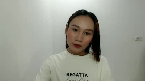 sweet_crissa4007 online show from February 27, 2026, 1:49 am