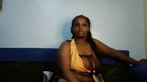 sweet_dollo online show from September 29, 2025, 6:57 pm