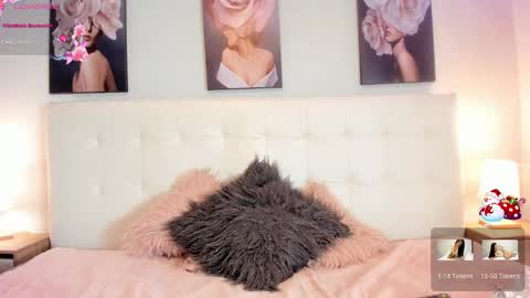 Snapshot of sweet_dreamses chatting on December 8, 2024, 12:19 pm Kendra online show from December 8, 2024, 12:19 pm