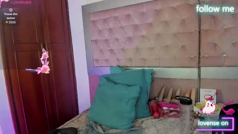  emmili  online show from March 13, 2026, 12:12 pm