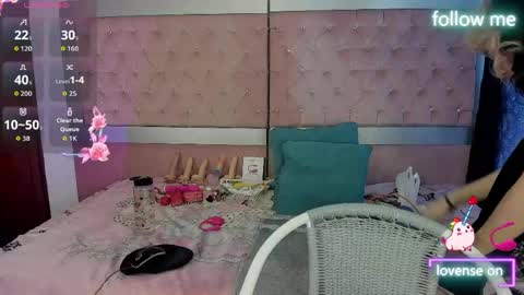 Snapshot of sweet_emmili chatting on April 30, 2026, 12:22 pm emmili online show from April 30, 2026, 12:22 pm