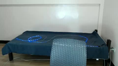 sophia daisy  online show from February 5, 2025, 1:37 am